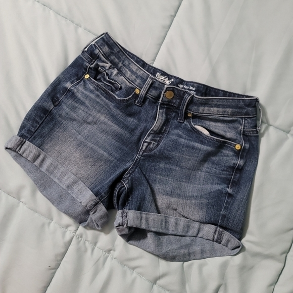 Mossimo High-Rise Midi Rolled Hem Short Shorts Women’s 2 (26"‎ Waist)